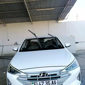 Hyundai Elantra 2019