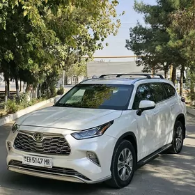 Toyota Highlander 2021
