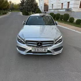 Mercedes-Benz C300 2015