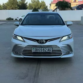Toyota Camry 2020
