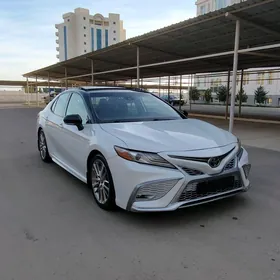 Toyota Camry 2019
