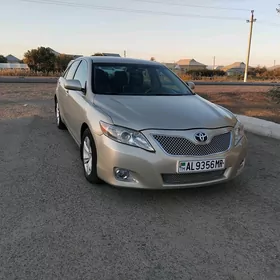 Toyota Camry 2011