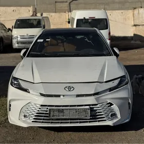 Toyota Camry 2025