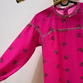 satlyga tikilen koynek