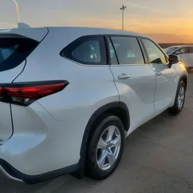 Toyota Highlander 2021