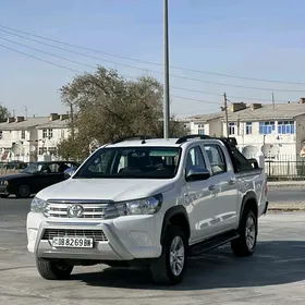 Toyota Hilux 2021