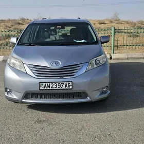 Toyota Sienna 2016