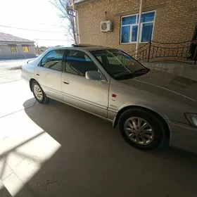 Toyota Camry 2000