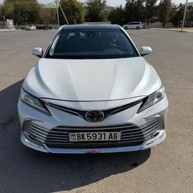 Toyota Camry 2019
