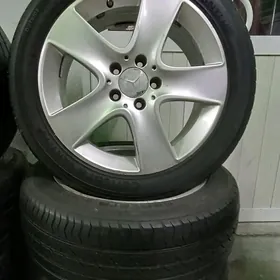 17-lik mersades diska teker