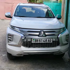 Mitsubishi Pajero 2020