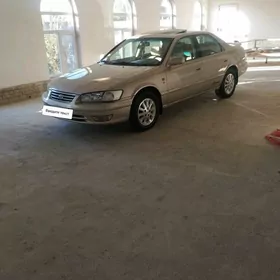 Toyota Camry 2001