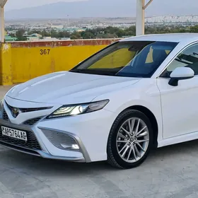 Toyota Camry 2021