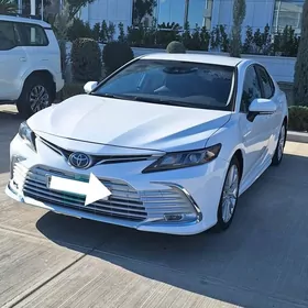 Toyota Camry 2021