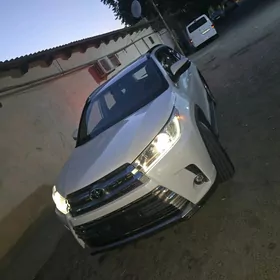 Toyota Highlander 2018