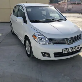 Nissan Versa 2012