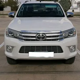 Toyota Hilux 2015