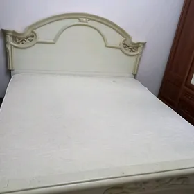 кровать , krowat