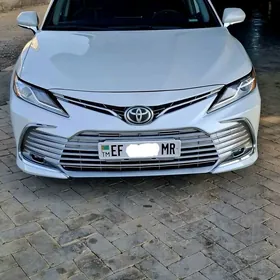 Toyota Camry 2021
