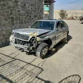 Mercedes-Benz E320 1998