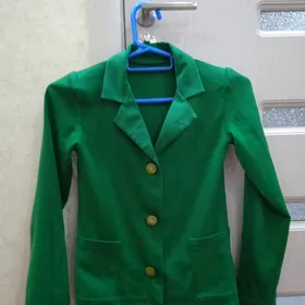 Mekdep  yaşyl  kostyum