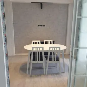 Центр.  3х комнатная  4 этаж