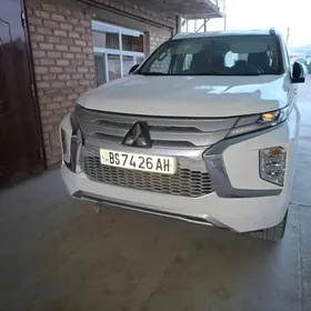Mitsubishi Montero Sport 2023