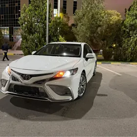 Toyota Camry 2020