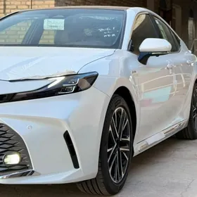 Toyota Camry 2025