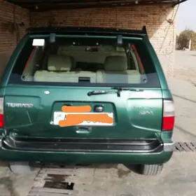 Nissan Pathfinder 1997