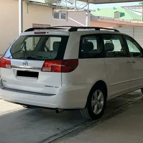 Toyota Sienna 2005