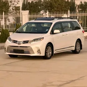 Toyota Sienna 2016