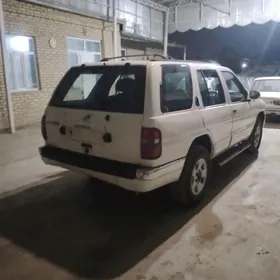 Nissan Pathfinder 1998