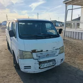 Nissan Urvan 2005
