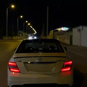 Mercedes-Benz C300 2010