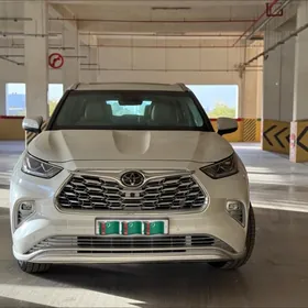 Toyota Highlander 2021