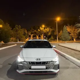 Hyundai Elantra 2023