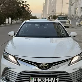 Toyota Camry 2019