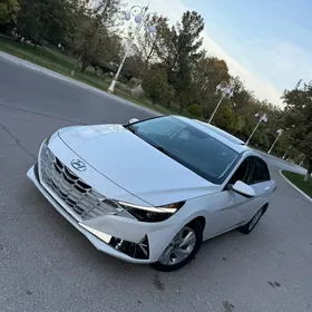 Hyundai Elantra 2022