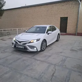 Toyota Camry 2022