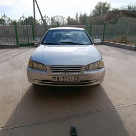 Toyota Camry 2000