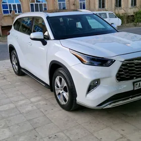 Toyota Highlander 2022