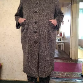 Теплое пальто большого размера