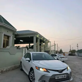 Toyota Camry 2020