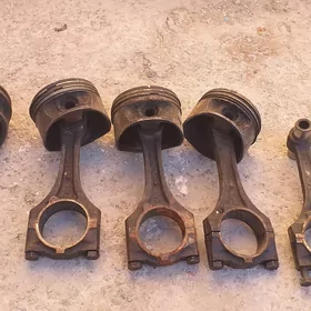 Поршень шатун