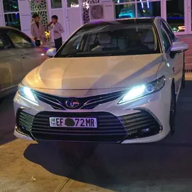 Toyota Camry 2021