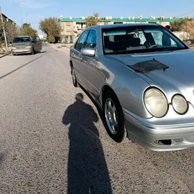 Mercedes-Benz E320 2001