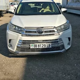 Toyota Highlander 2019
