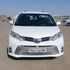 Toyota Sienna 2020