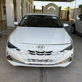 Hyundai Elantra 2022